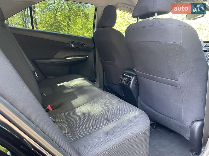 Седан Toyota Camry 2015 в Виннице