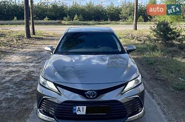 Седан Toyota Camry 2023 в 