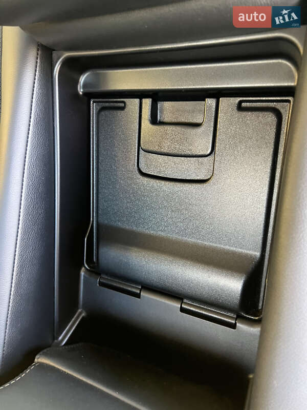 Седан Toyota Camry 2017 в Николаеве