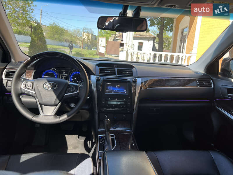 Седан Toyota Camry 2017 в Николаеве