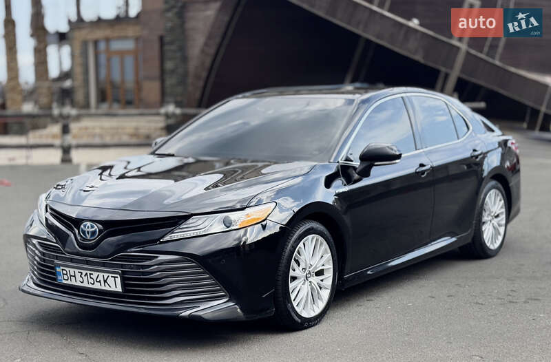Седан Toyota Camry 2017 в Одессе