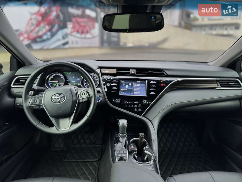 Седан Toyota Camry 2017 в Одессе