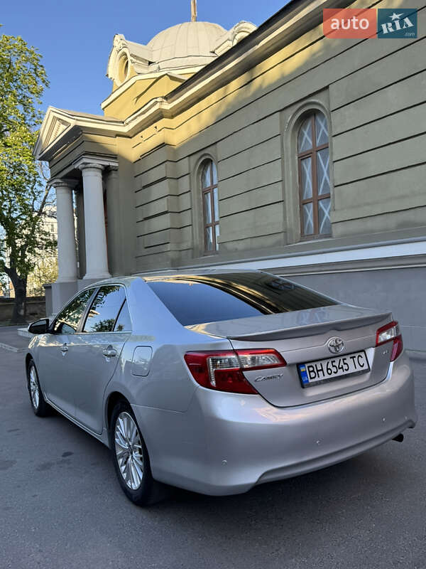 Седан Toyota Camry 2011 в 