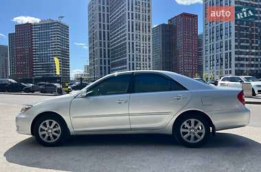 Седан Toyota Camry 2004 в 