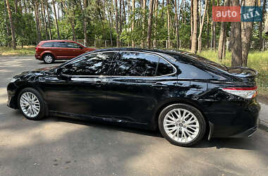 Седан Toyota Camry 2019 в 