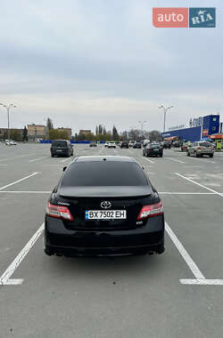 Седан Toyota Camry 2010 в 