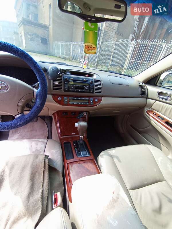 Седан Toyota Camry 2004 в Кам'янському