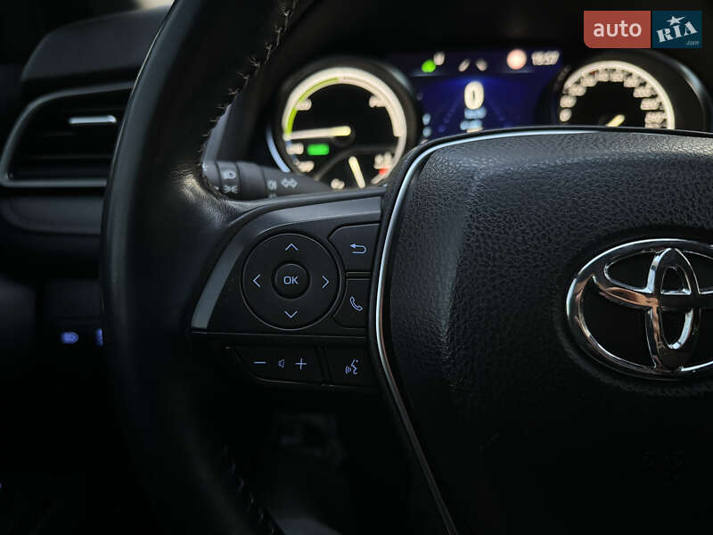 Седан Toyota Camry 2021 в Києві