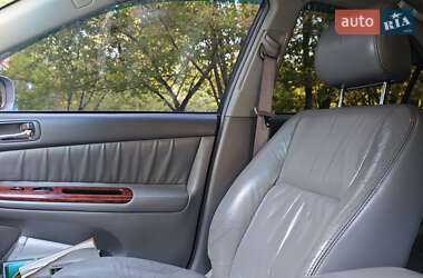 Седан Toyota Camry 2004 в 
