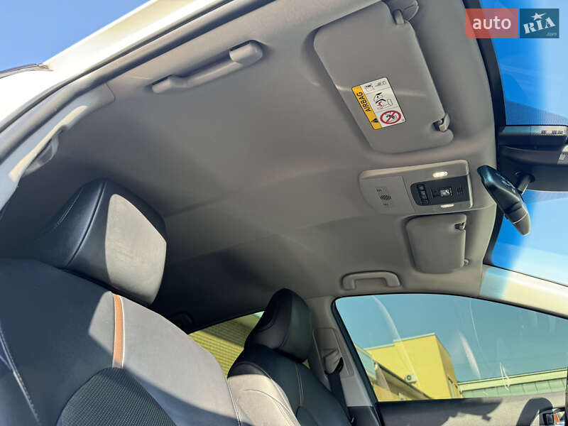 Седан Toyota Camry 2019 в Луцьку