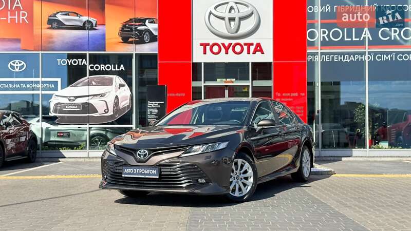 Седан Toyota Camry 2019 в 