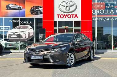 Седан Toyota Camry 2019 в 