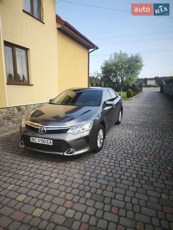 Седан Toyota Camry 2016 в 