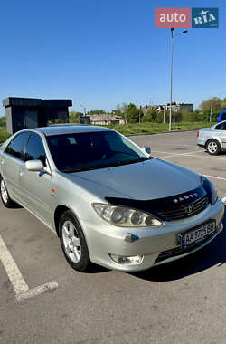 Седан Toyota Camry 2005 в 