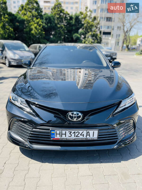 Toyota Camry 2021