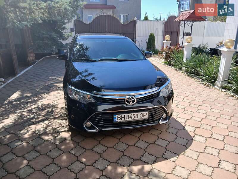 Седан Toyota Camry 2017 в 