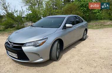 Седан Toyota Camry 2016 в Житомирі