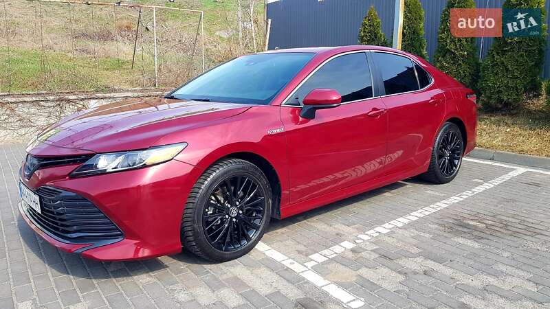 Седан Toyota Camry 2020 в Киеве