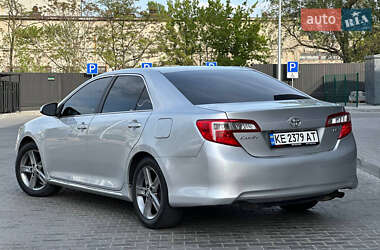 Седан Toyota Camry 2014 в 