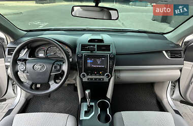 Седан Toyota Camry 2014 в 