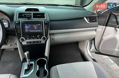 Седан Toyota Camry 2014 в 