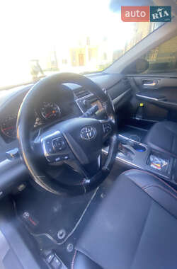 Седан Toyota Camry 2016 в 