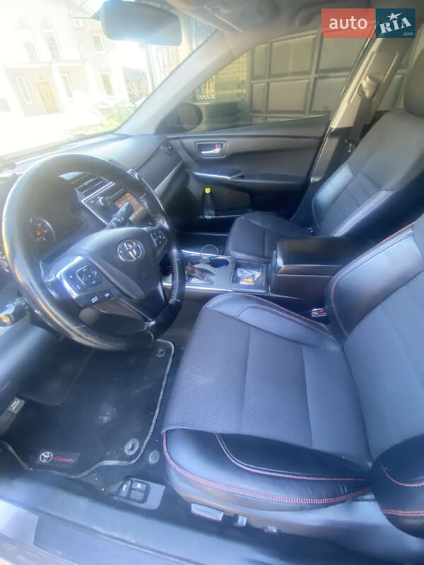 Седан Toyota Camry 2016 в Харькове