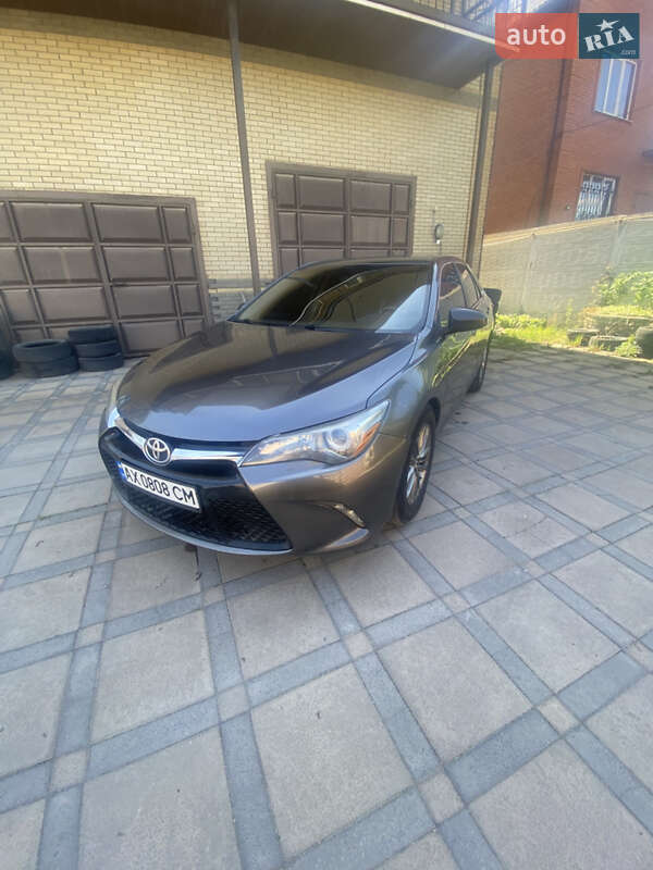 Седан Toyota Camry 2016 в Харькове