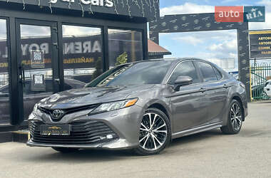 Седан Toyota Camry 2018 в Харькове
