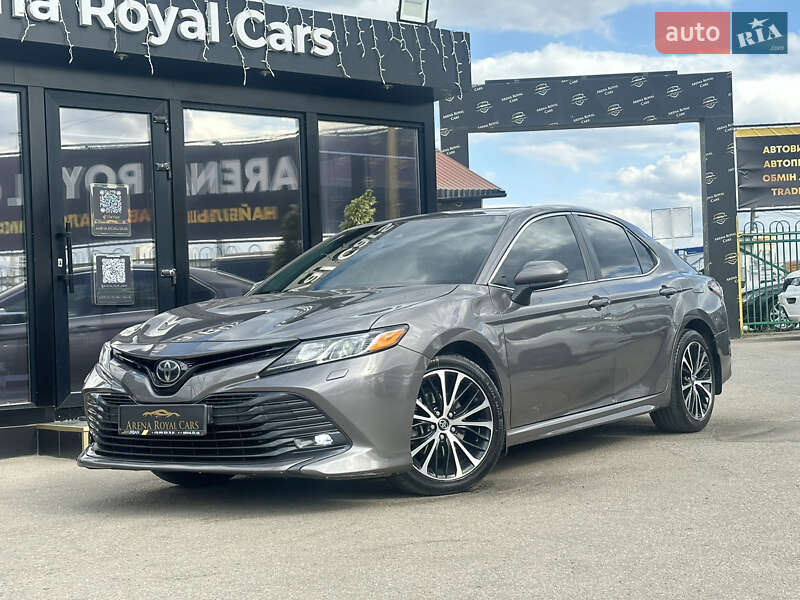 Седан Toyota Camry 2018 в 