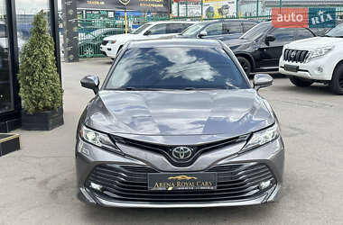 Седан Toyota Camry 2018 в 