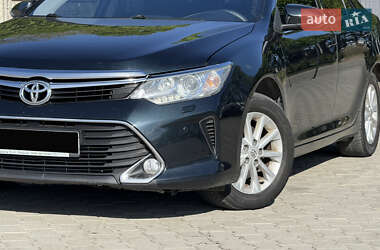 Седан Toyota Camry 2016 в 