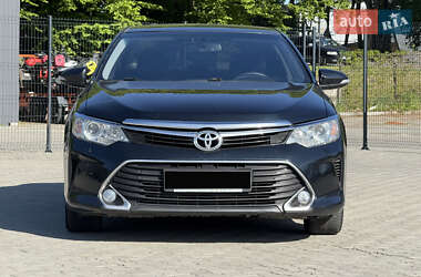 Седан Toyota Camry 2016 в 