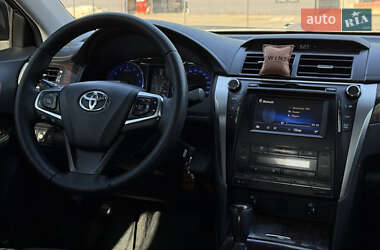Седан Toyota Camry 2016 в 