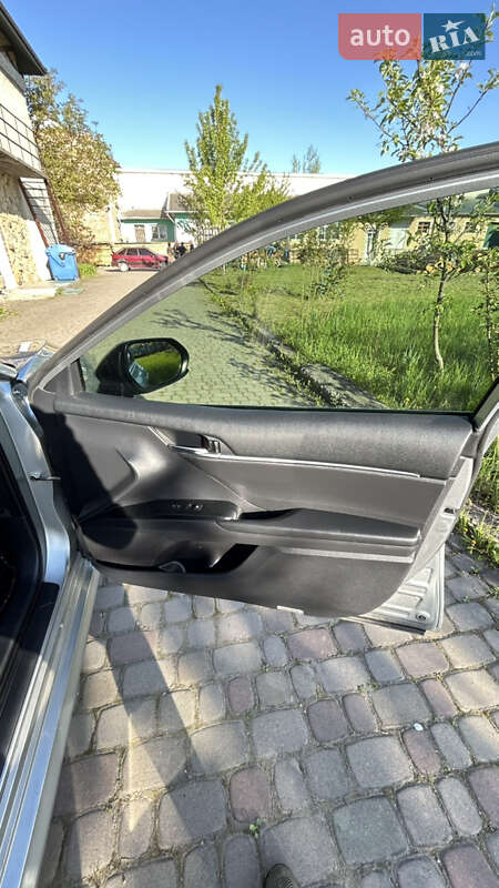 Седан Toyota Camry 2019 в Коломиї