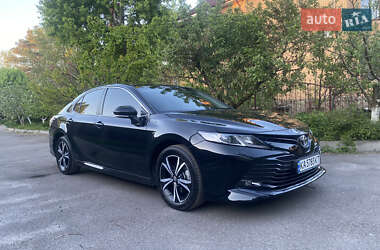 Седан Toyota Camry 2020 в Києві