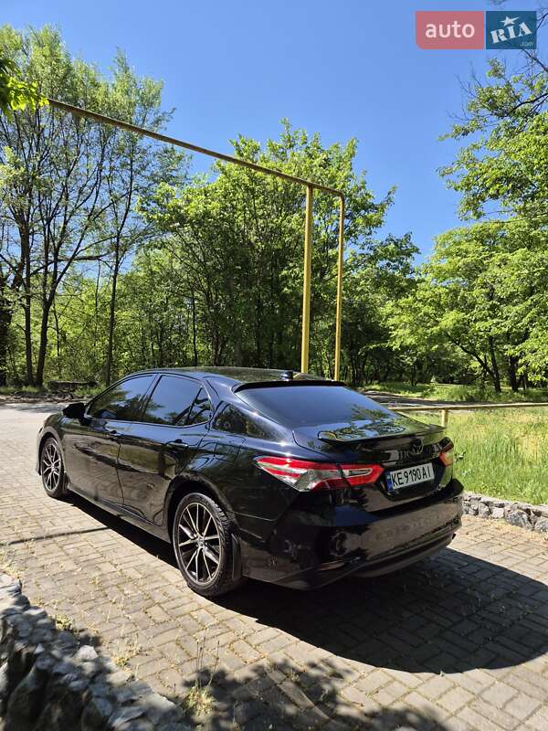 Седан Toyota Camry 2019 в Дніпрі