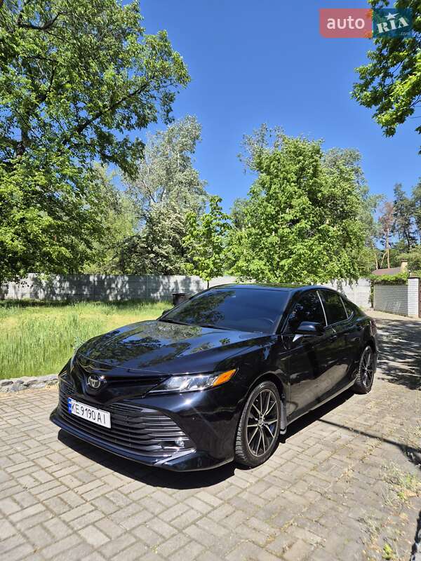 Toyota Camry 2019