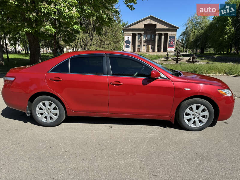 Седан Toyota Camry 2008 в Кривом Роге