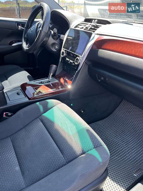 Седан Toyota Camry 2014 в Фастові