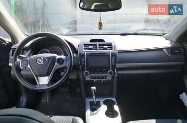 Седан Toyota Camry 2014 в 