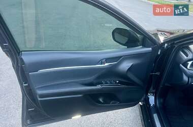 Седан Toyota Camry 2018 в 