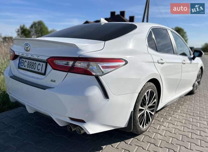 Седан Toyota Camry 2020 в Львове