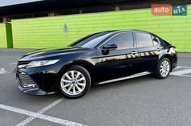 Седан Toyota Camry 2017 в 