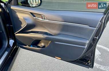 Седан Toyota Camry 2017 в 