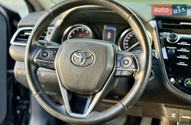 Седан Toyota Camry 2017 в 