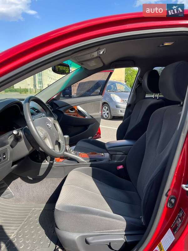 Седан Toyota Camry 2008 в Нетешине