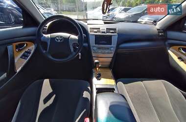 Седан Toyota Camry 2006 в 