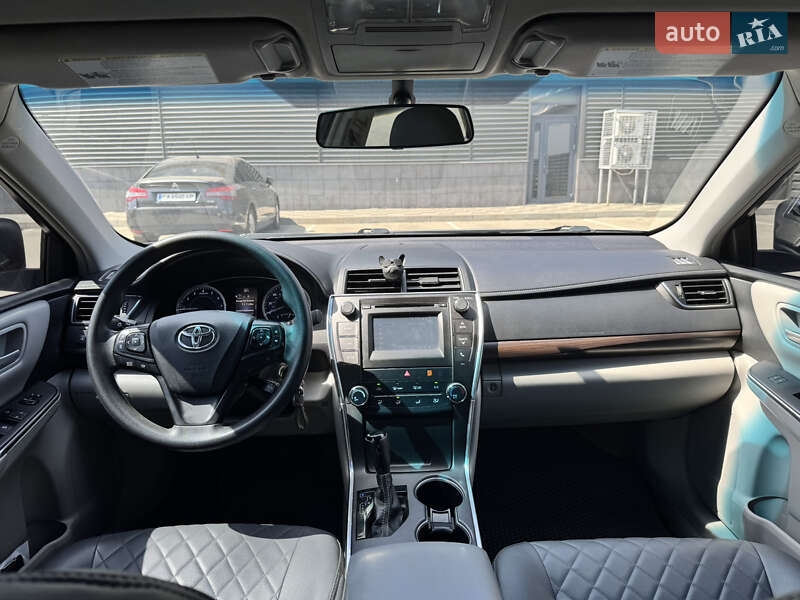 Седан Toyota Camry 2016 в Черкасах