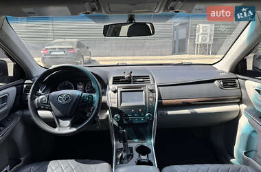 Седан Toyota Camry 2016 в 